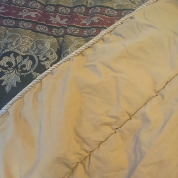 King Size Burgundy and Black and Gold Comforter - Picture 3 of 6